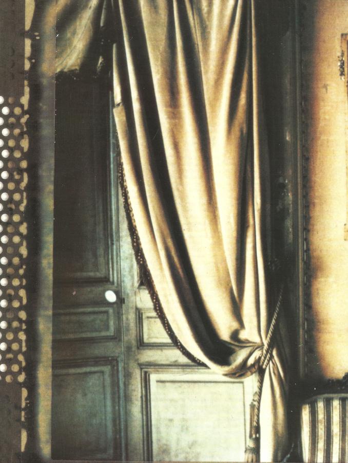 Vogue_IT_March2002_Pale_Shades01.jpg