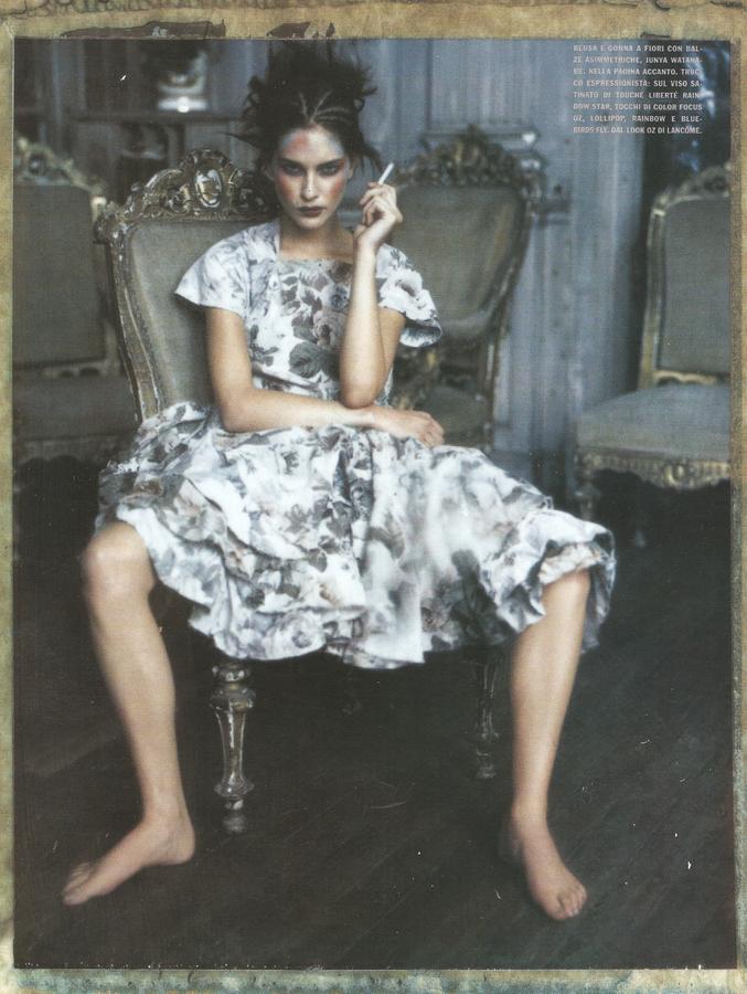 Vogue_IT_March2002_Pale_Shades13.jpg