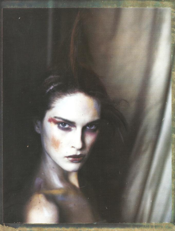 Vogue_IT_March2002_Pale_Shades14.jpg