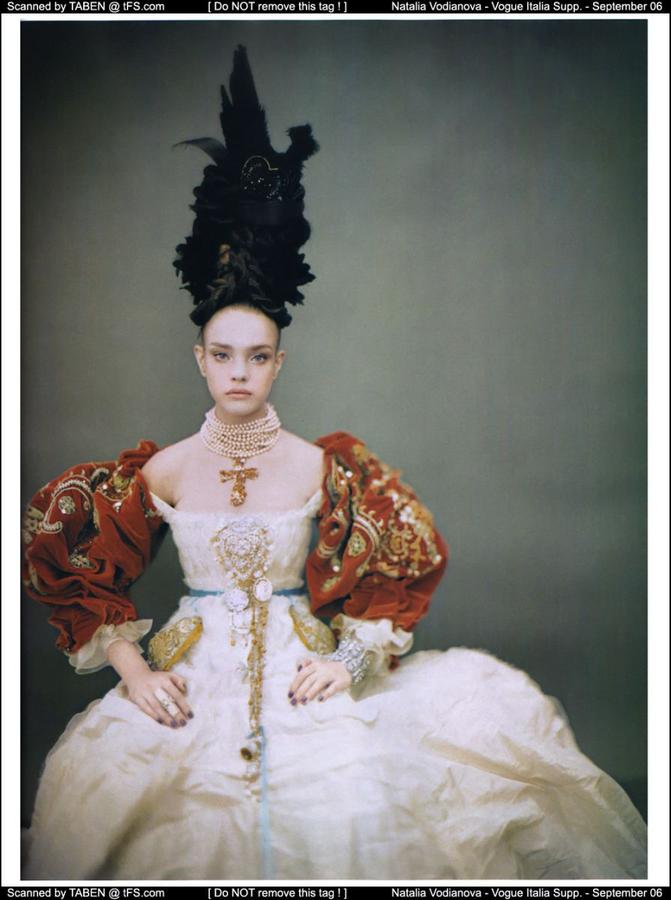LikeAPainting_VogueItaliaSupplement_Sept06_004.jpg