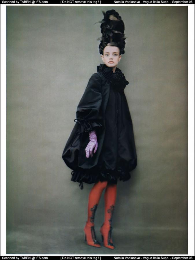 LikeAPainting_VogueItaliaSupplement_Sept06_010.jpg
